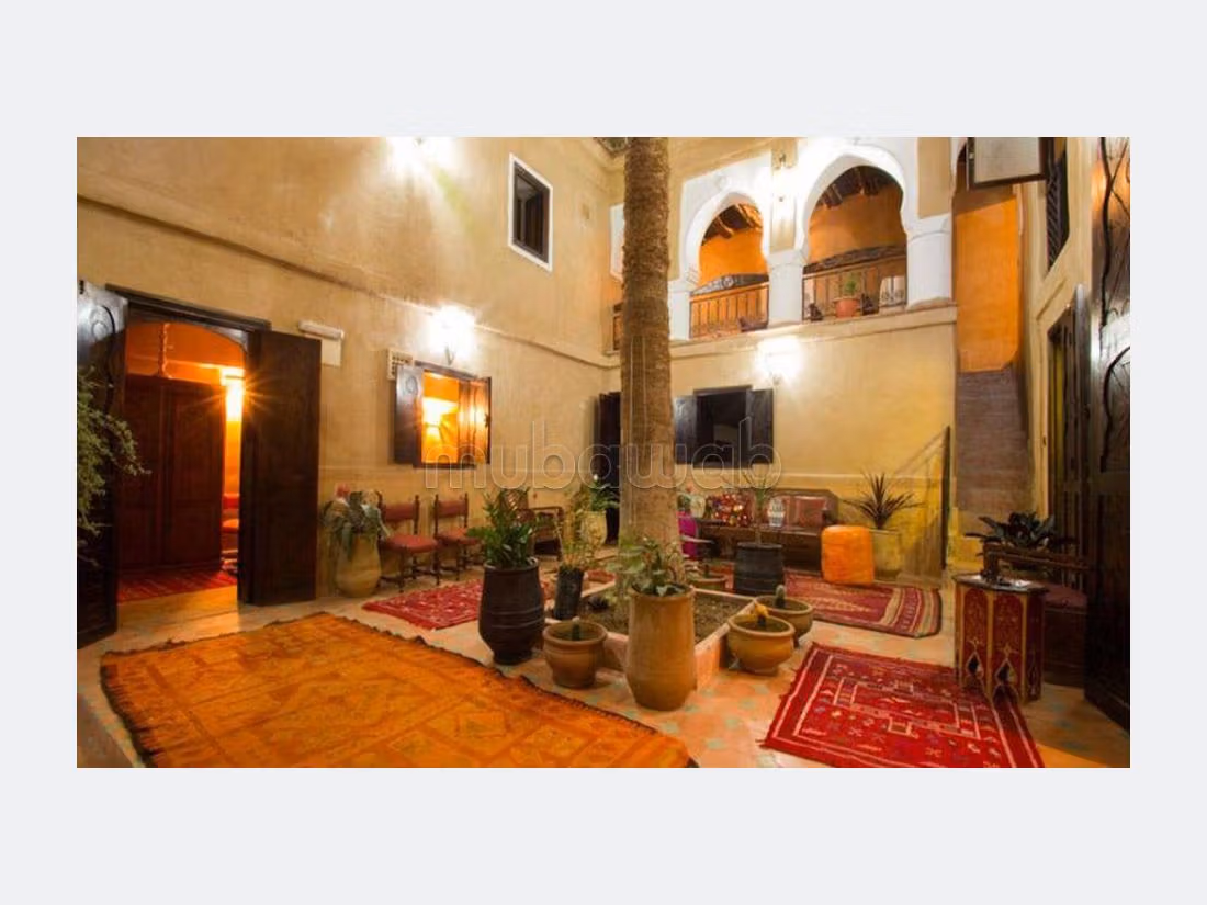 Maravilloso riad en venta en Akniss. Gran superficie 270 m². Amueblado. 