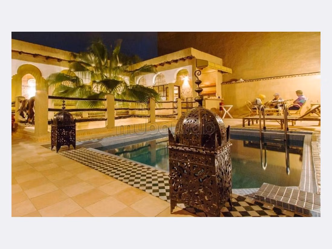 Maravilloso riad en venta en Akniss. Gran superficie 270 m². Amueblado. 