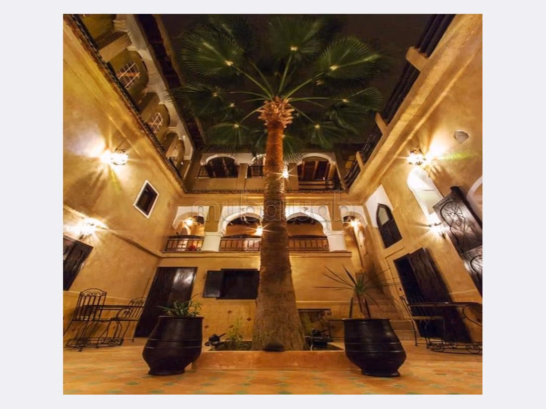 Maravilloso riad en venta en Akniss. Gran superficie 270 m². Amueblado. 