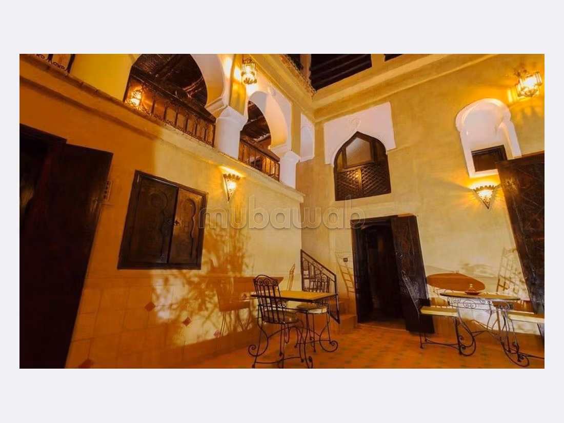 Maravilloso riad en venta en Akniss. Gran superficie 270 m². Amueblado. 