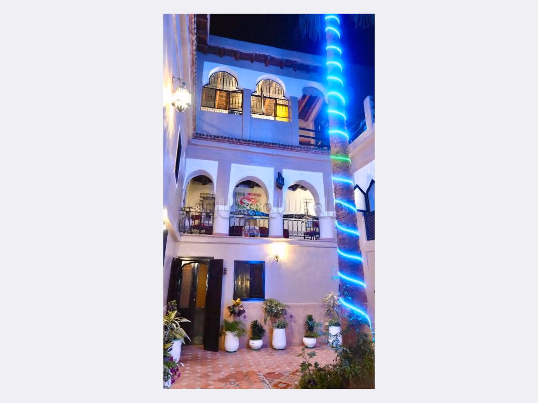 Maravilloso riad en venta en Akniss. Gran superficie 270 m². Amueblado. 