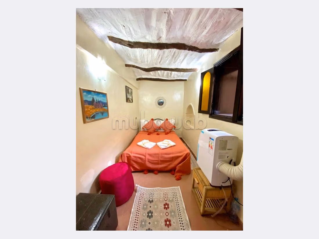 Maravilloso riad en venta en Akniss. Gran superficie 270 m². Amueblado. 