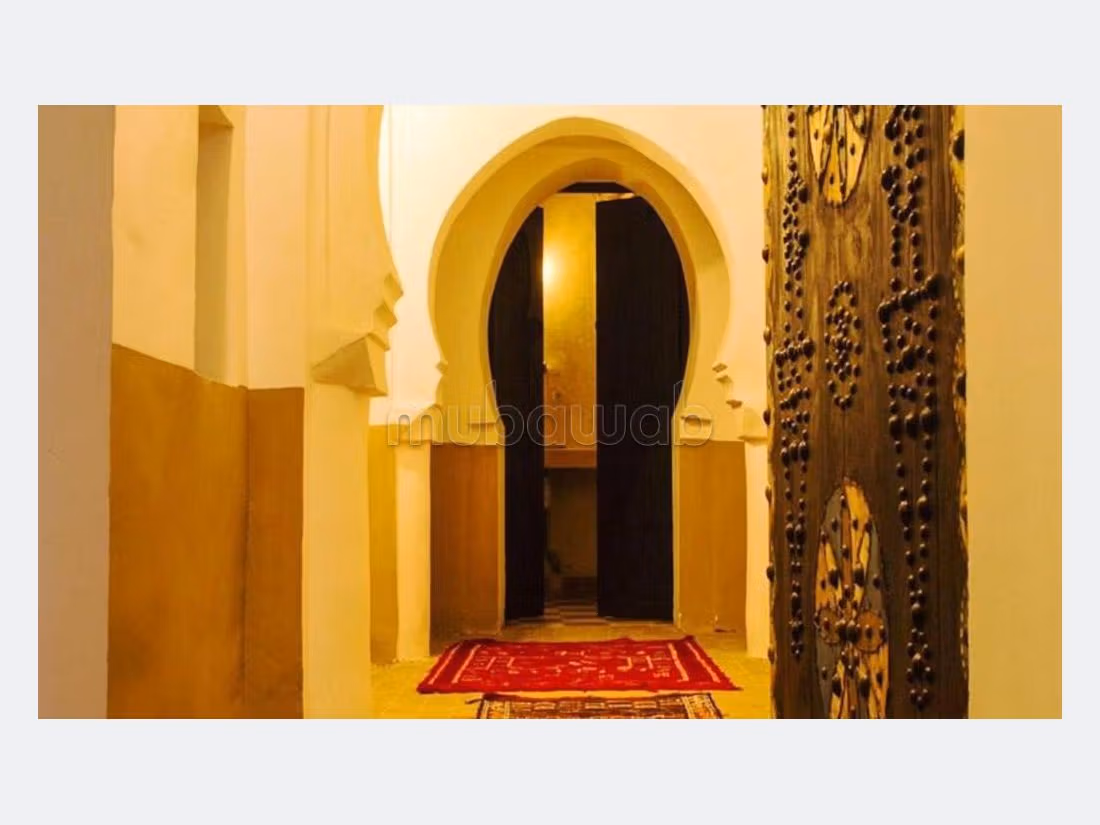 Maravilloso riad en venta en Akniss. Gran superficie 270 m². Amueblado. 