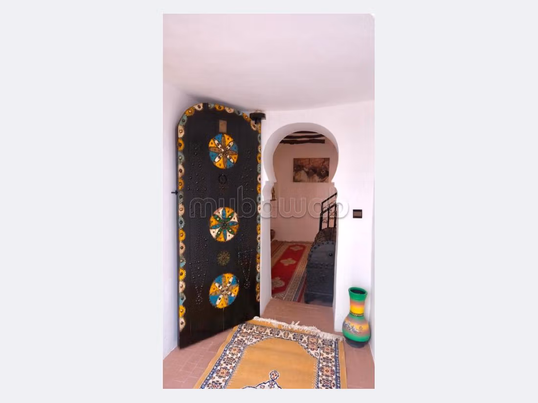 Maravilloso riad en venta en Akniss. Gran superficie 270 m². Amueblado. 
