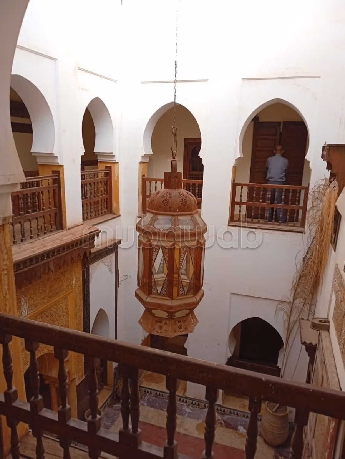 بيع رياض ب الجامع الكبير. المساحة الكلية 200 م². شرفة رائعة. 