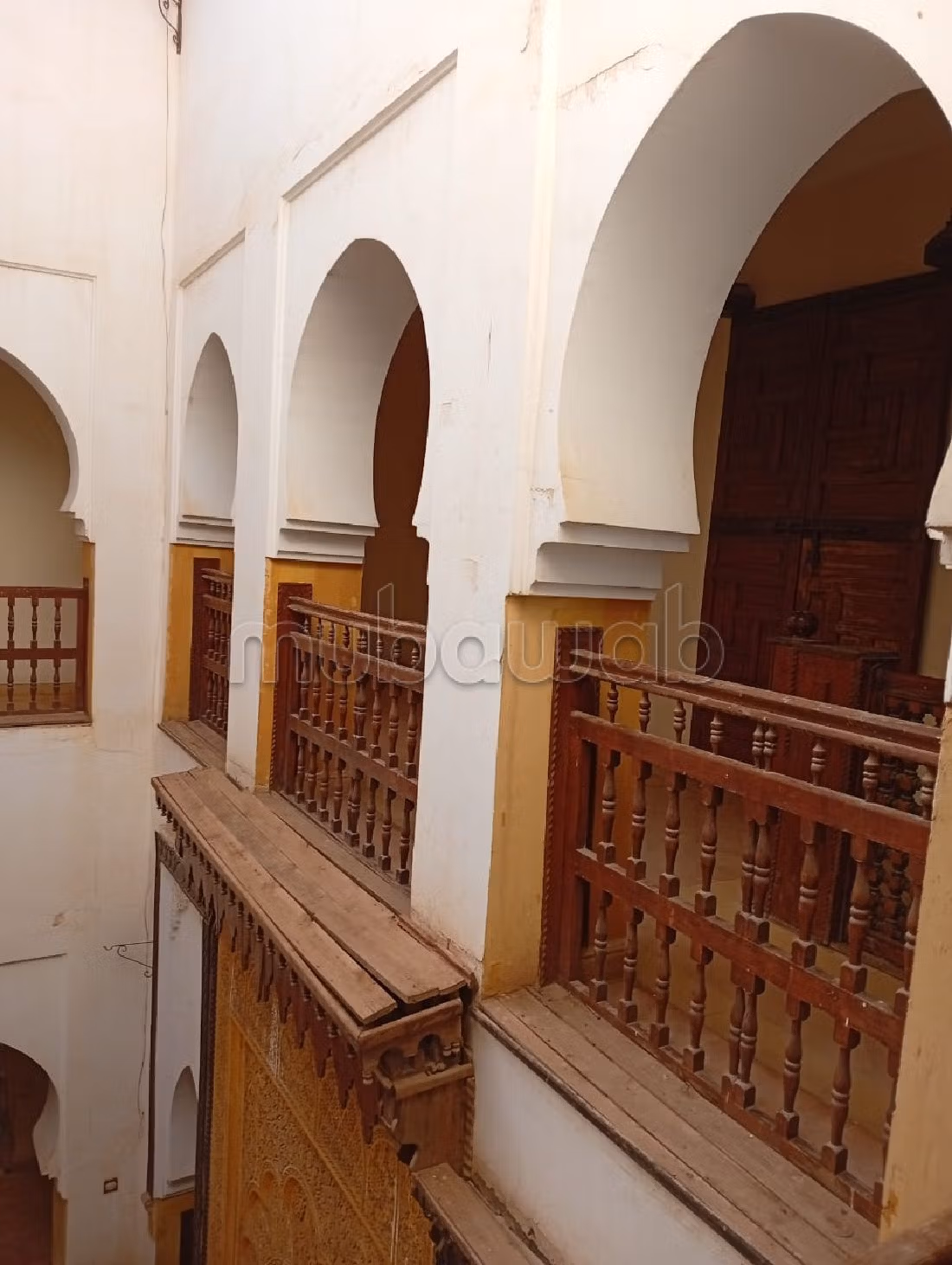 بيع رياض ب الجامع الكبير. المساحة الكلية 200 م². شرفة رائعة. 