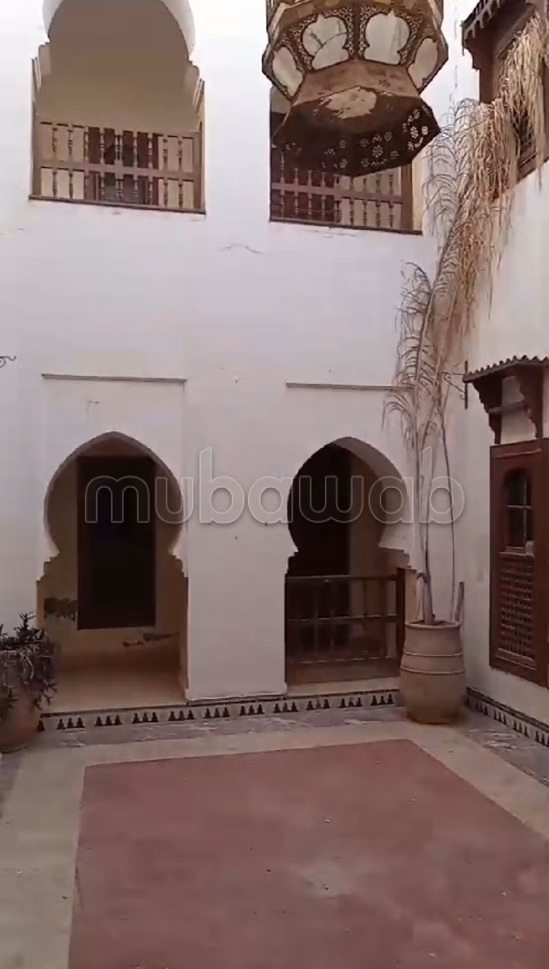 بيع رياض ب الجامع الكبير. المساحة الكلية 200 م². شرفة رائعة. 