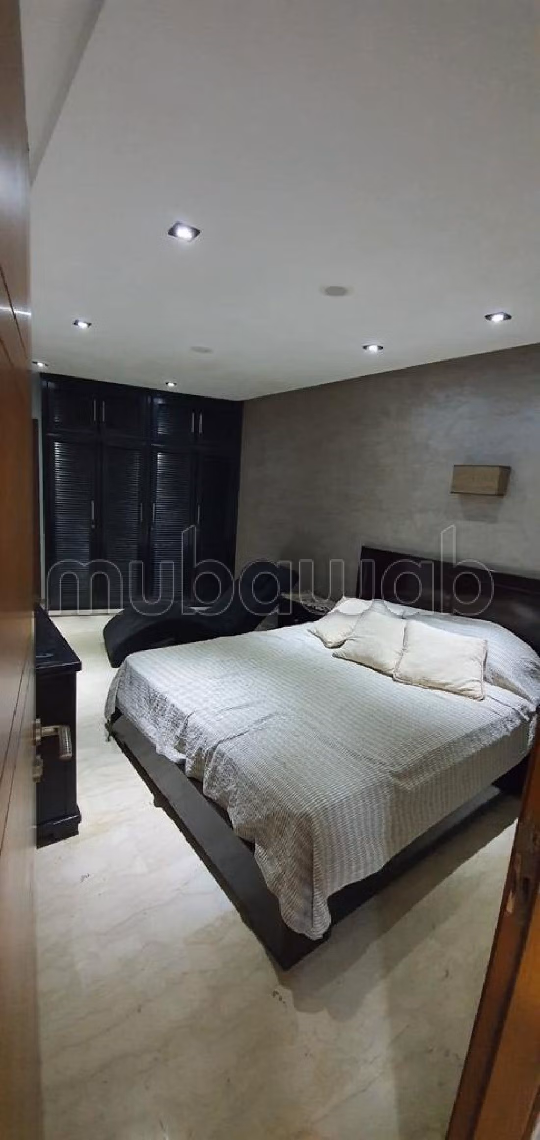 Splendido appartamento in vendita a Liberté. Superficie di 101 m². Posto auto e ascensore