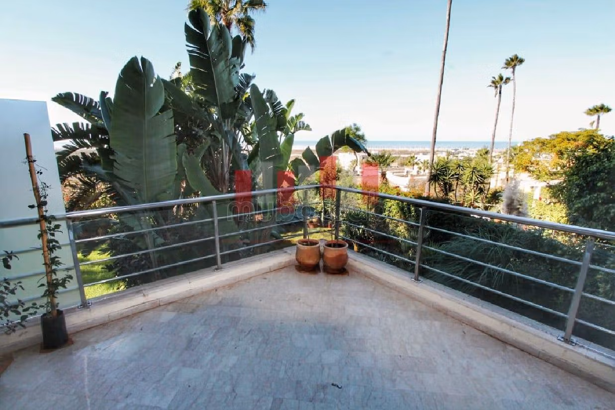 Piso en alquiler en Ain Diab. 3 dormitorios. Con muebles