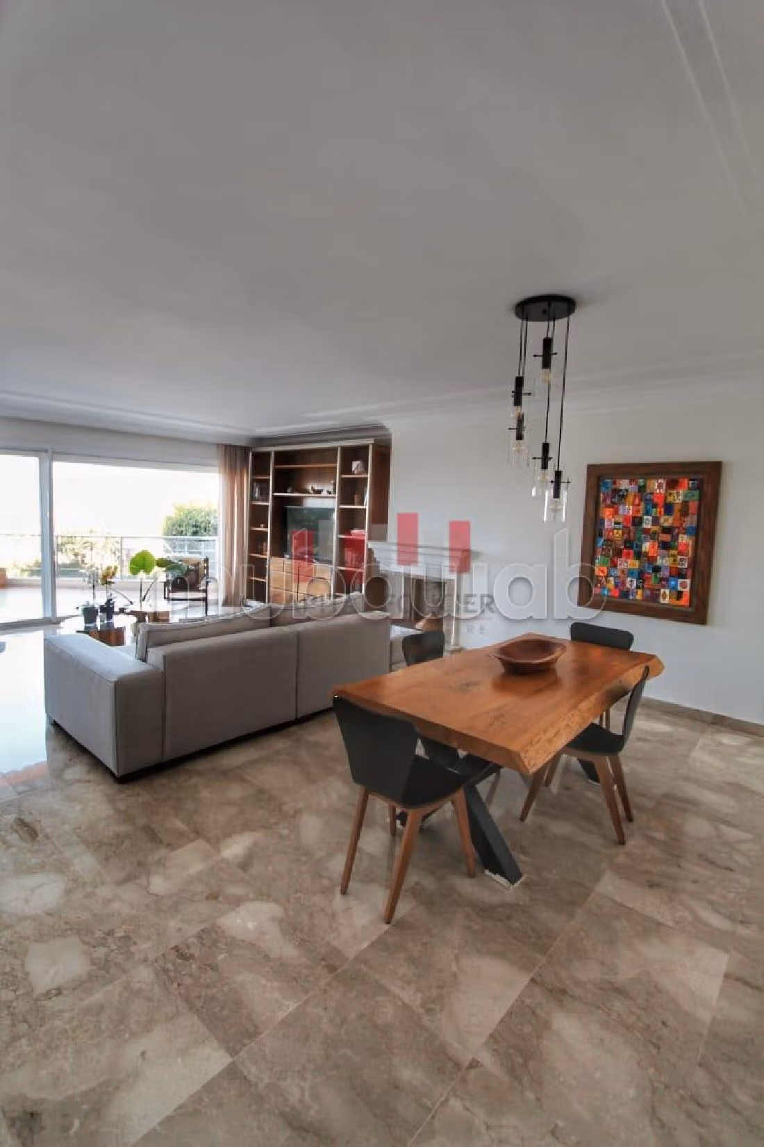 Piso en alquiler en Ain Diab. 3 dormitorios. Con muebles