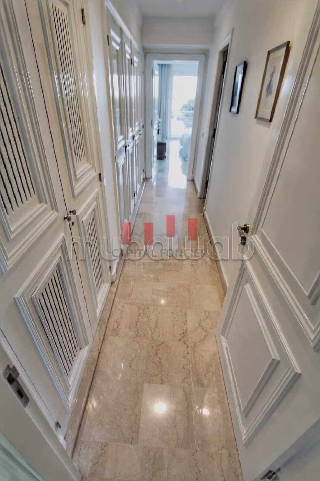 Piso en alquiler en Ain Diab. 3 dormitorios. Con muebles