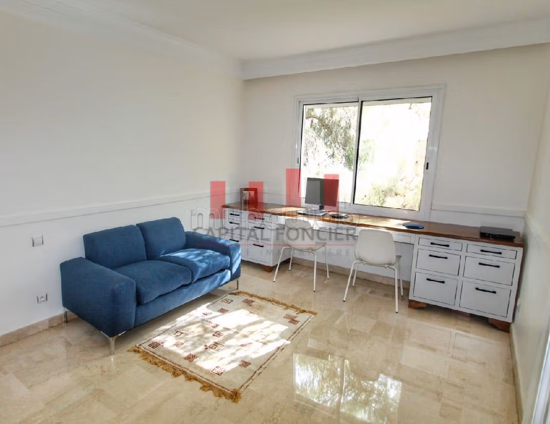 Piso en alquiler en Ain Diab. 3 dormitorios. Con muebles