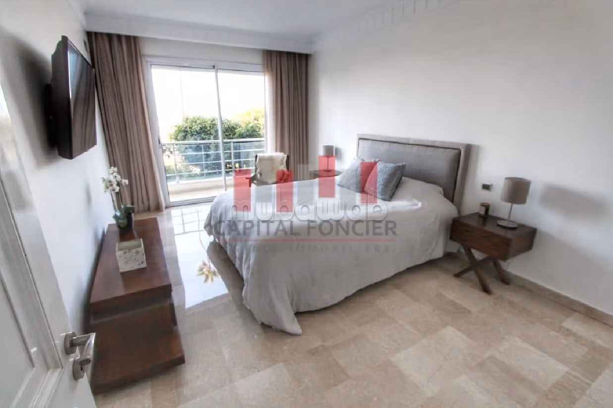 Piso en alquiler en Ain Diab. 3 dormitorios. Con muebles