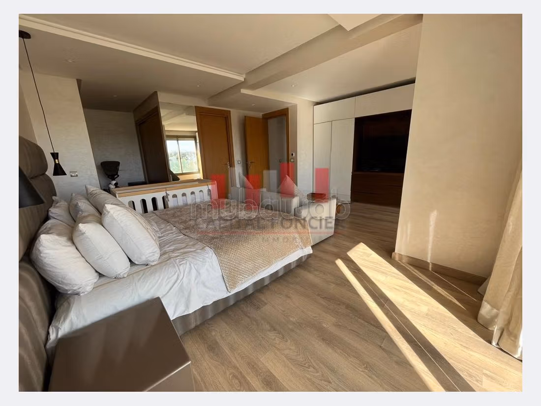 Vendita di un bell'appartamento a Ain Diab. Superficie 132 m². Garage privato. 