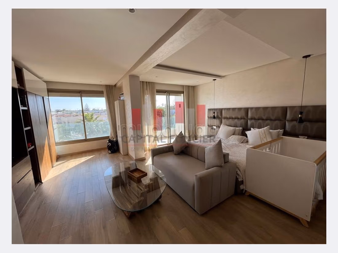 Vendita di un bell'appartamento a Ain Diab. Superficie 132 m². Garage privato. 