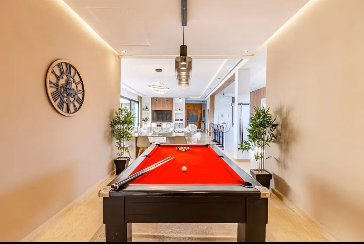Te huur: villa's en luxe woningen in Plage Oued Cherrat. Oppervlakte 350 m². Garage en tuin