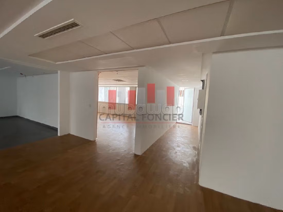 Comodo ufficio in affitto a Racine. Climatizzazione