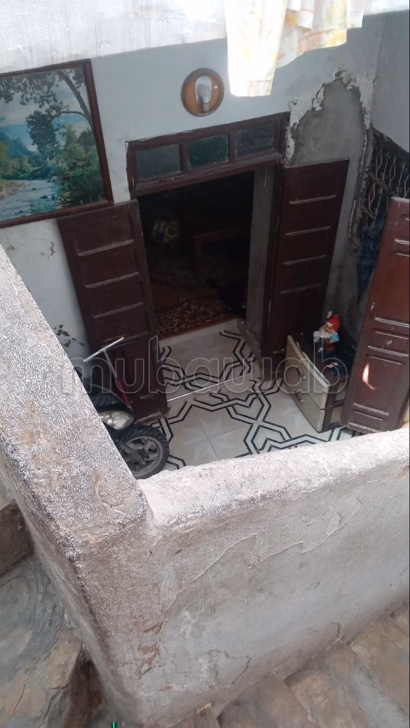 Appartement en vente à Zaouia Sidi Ghalem. 4 grandes pièces. Salon Marocain