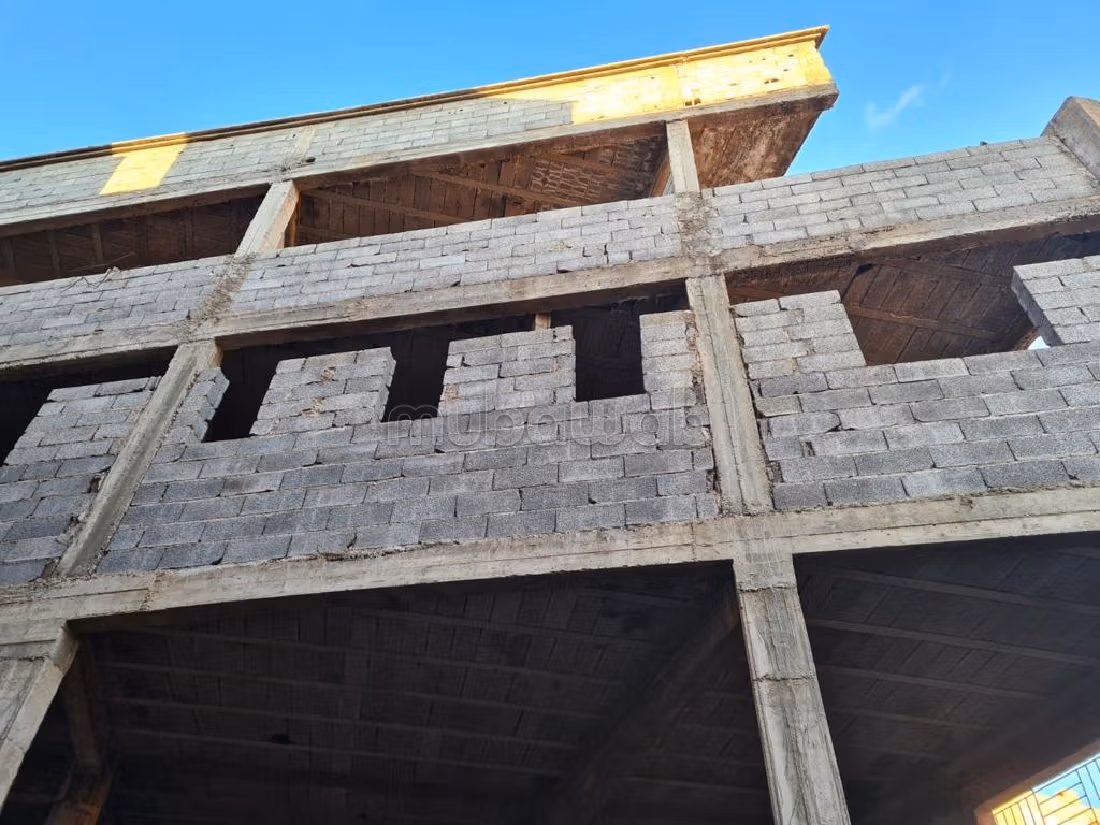 Nu te koop: commercieel vastgoed in Route de Safi. Totale oppervlakte 535 m². 