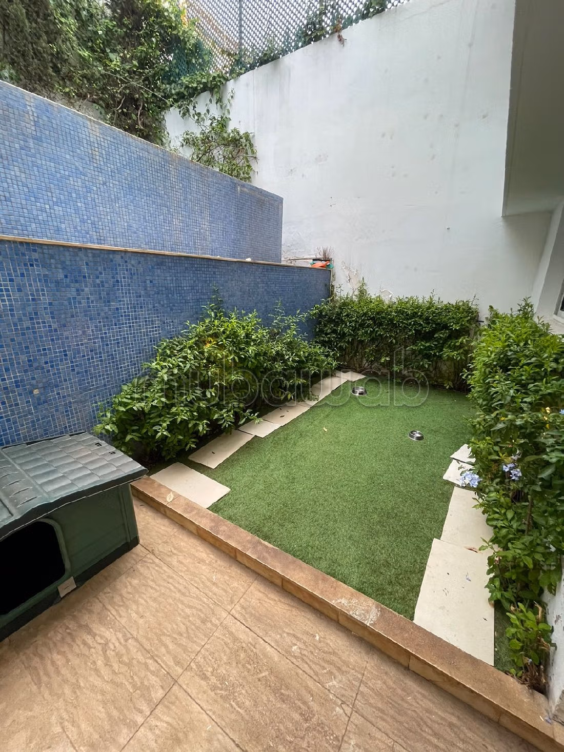 House to buy in Sidi Maarouf. Surface area 270 m². Ample storage space. 