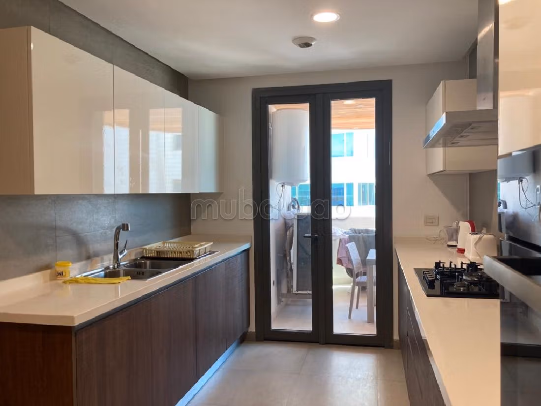 شقة رائعة للبيع ب الدار البيضاء مارينا. المساحة 138 م². مفروشة. 