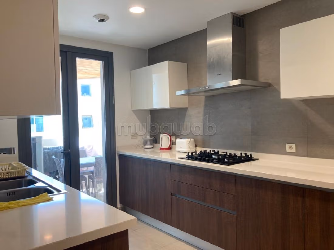 شقة رائعة للبيع ب الدار البيضاء مارينا. المساحة 138 م². مفروشة. 