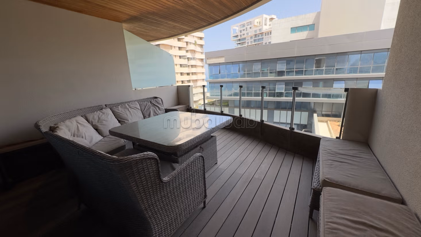 Bel appartement MEUBLÉ à vendre, vue mer, la marina — 2