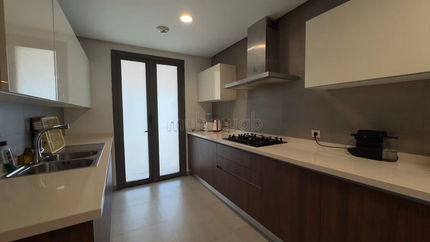 Bel appartement MEUBLÉ à vendre, vue mer, la marina — 4