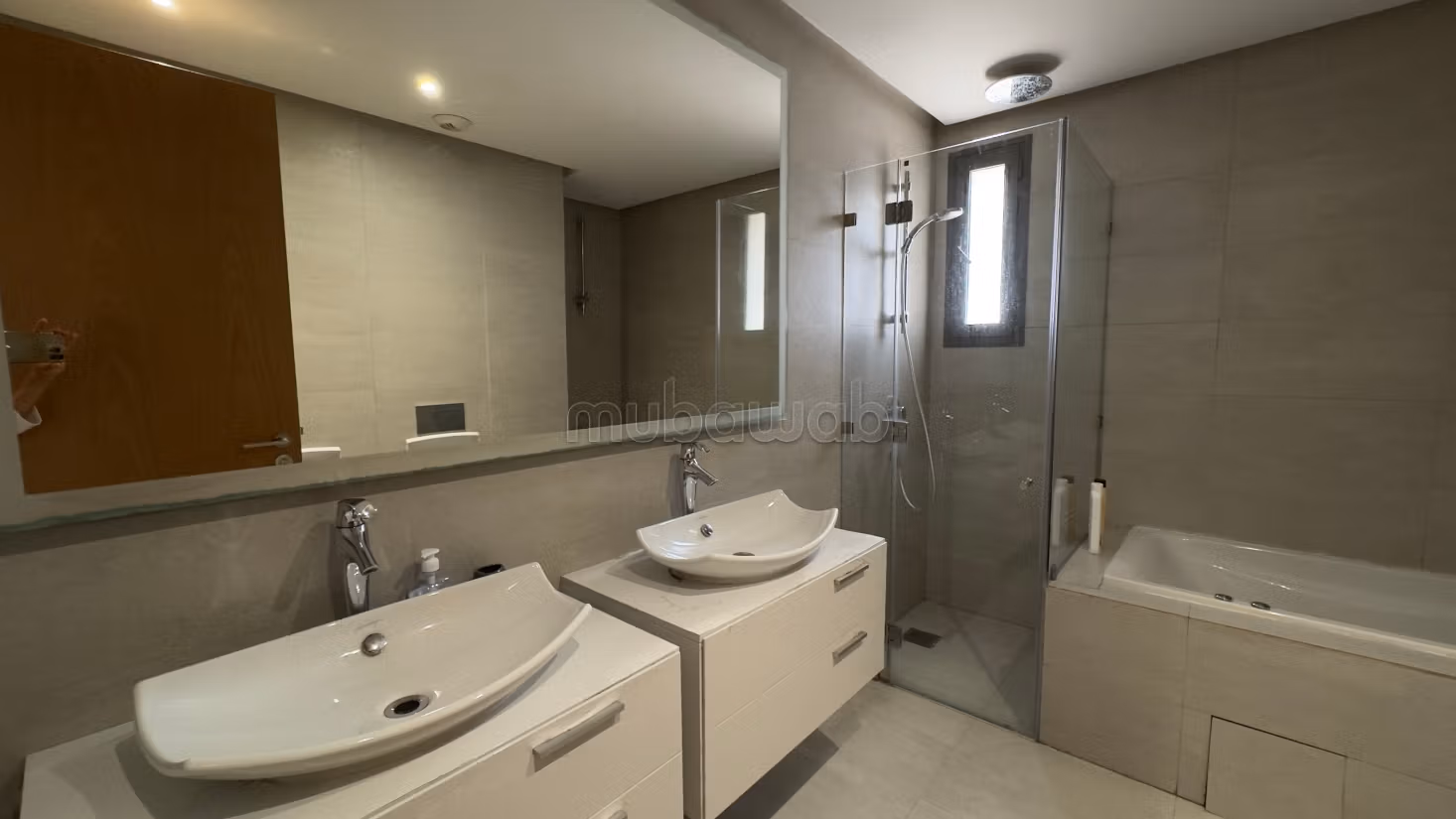 Bel appartement MEUBLÉ à vendre, vue mer, la marina — 6