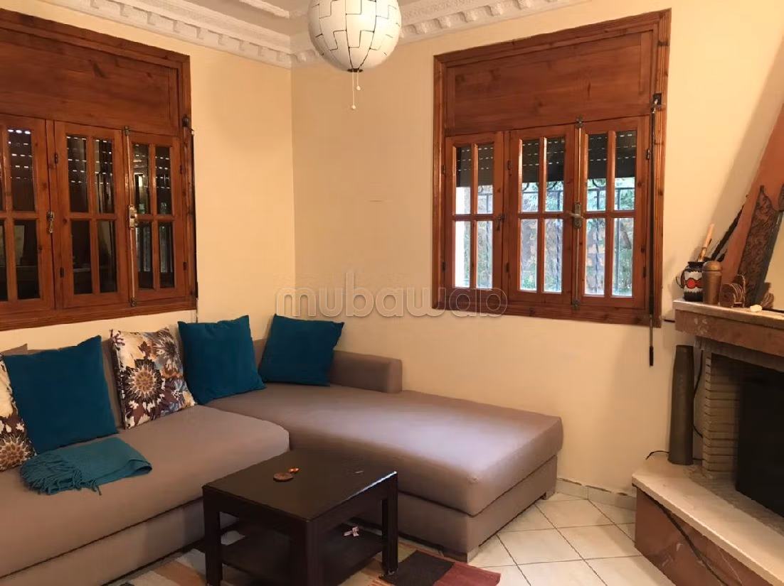 House to buy. 6 large rooms. Green area, Balcony. 