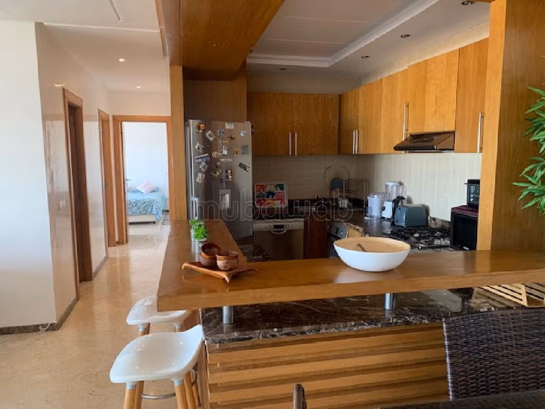 Alquila este piso. Pequeña superficie 115 m². Bien amueblado