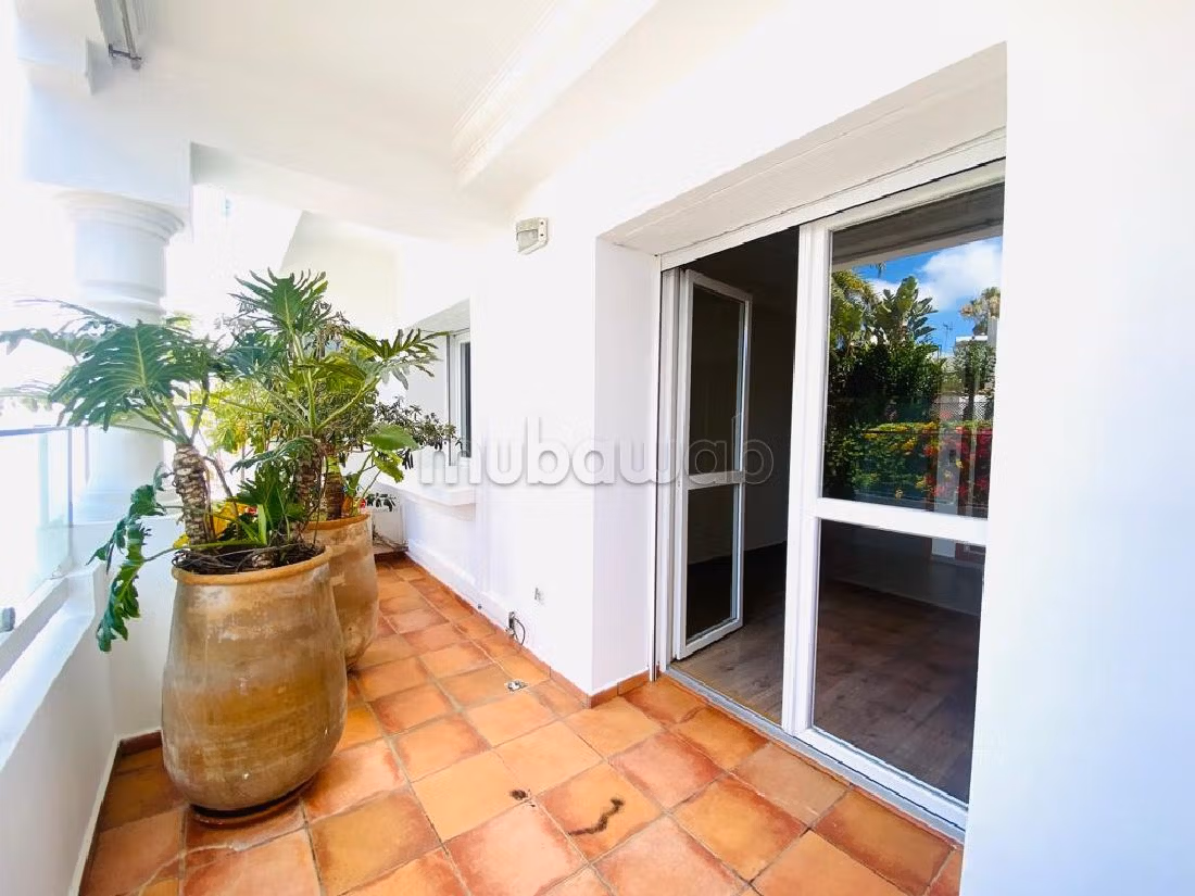 Splendido appartamento in affitto a CIL (Hay Salam). 3 camere da letto. Con garage e ascensore.