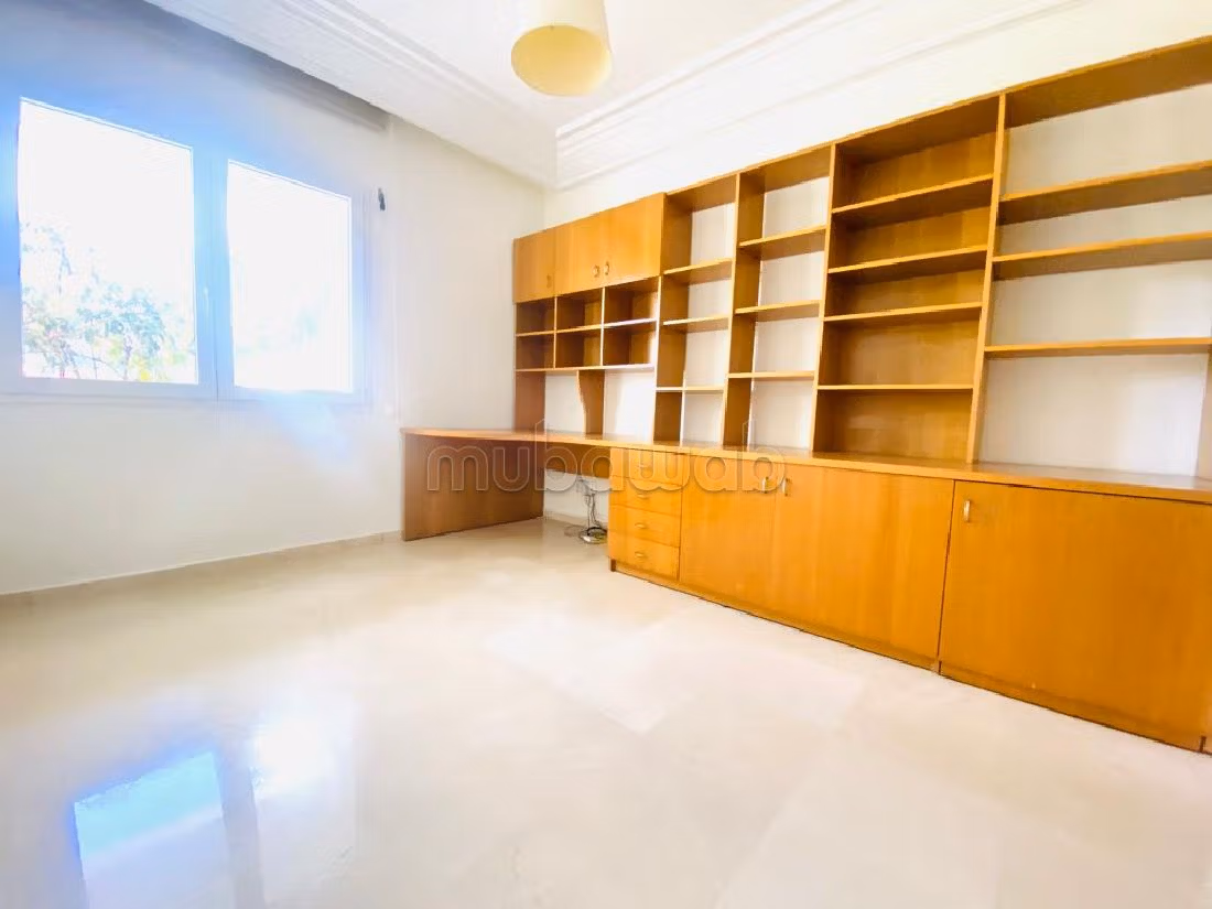 Splendido appartamento in affitto a CIL (Hay Salam). 3 camere da letto. Con garage e ascensore.