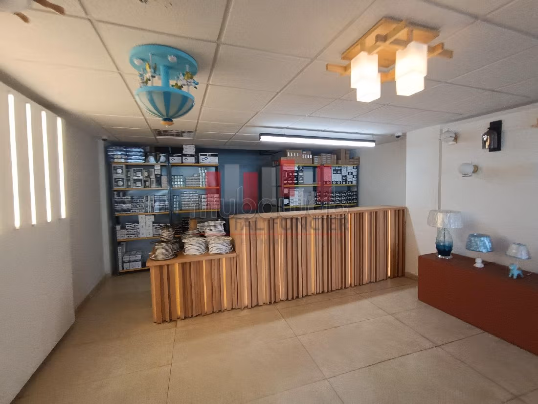 Affitta questo locale commerciale a Maârif Extension. Superficie 137 m²