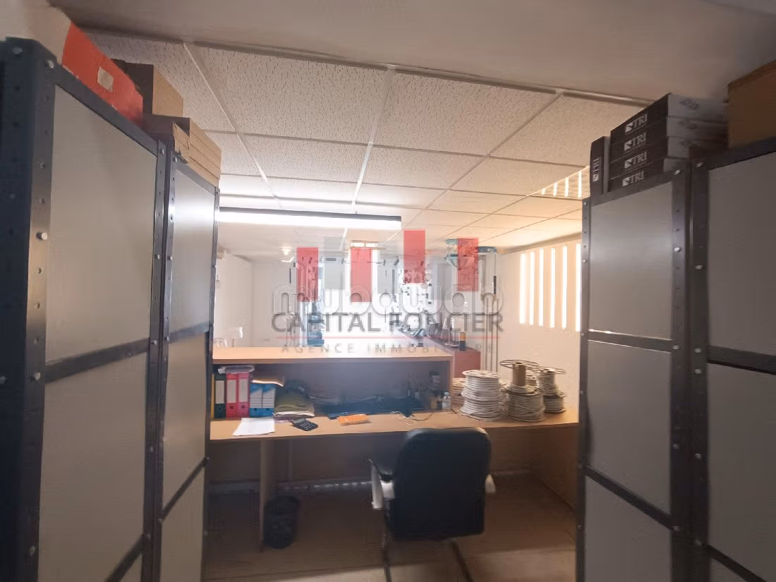 Affitta questo locale commerciale a Maârif Extension. Superficie 137 m²