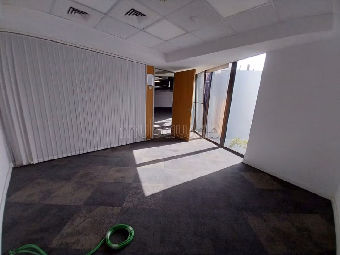 Bureau 450 M² Prime En Location À ANFAPLACE