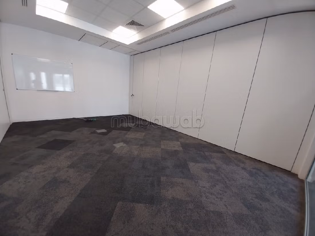 Bureau 450 M² Prime En Location À ANFAPLACE
