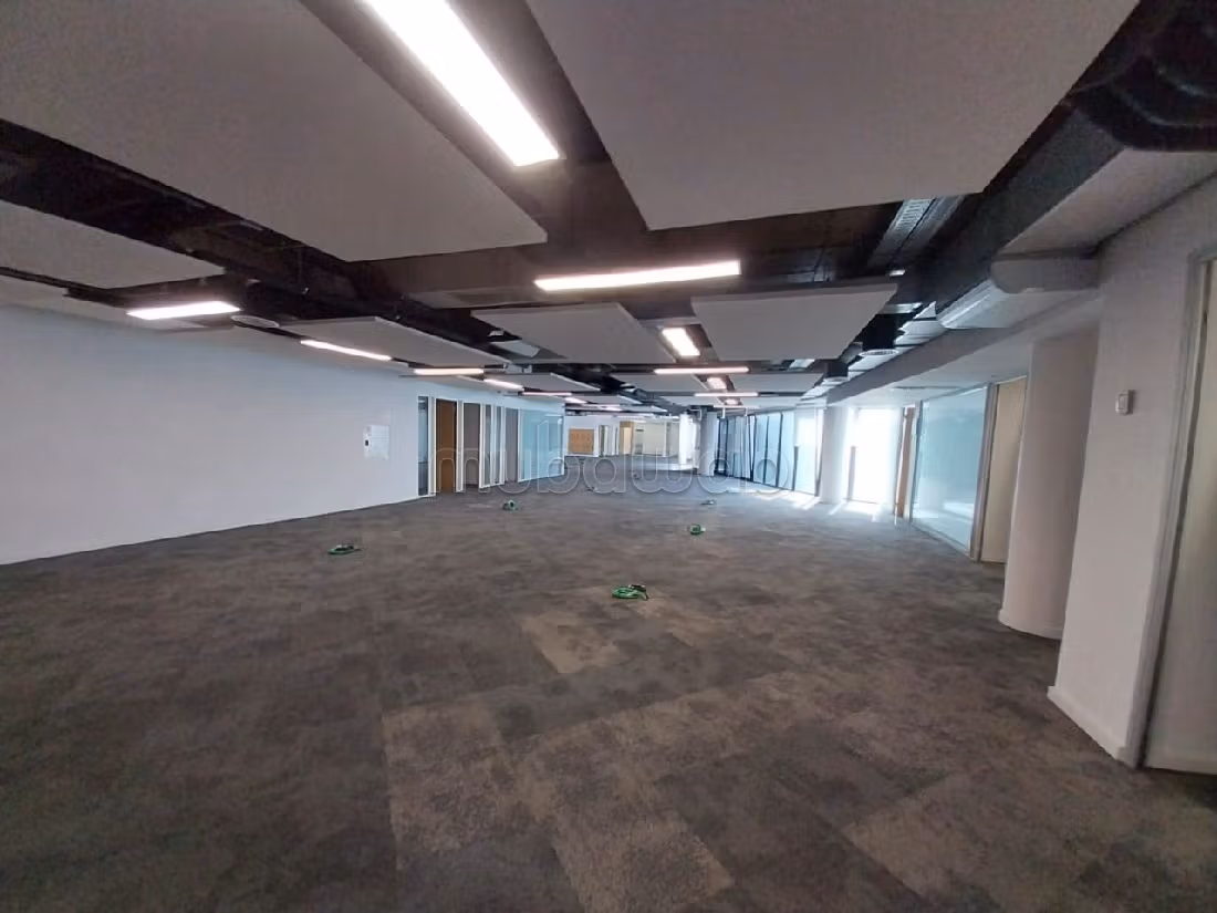 Bureau 450 M² Prime En Location À ANFAPLACE