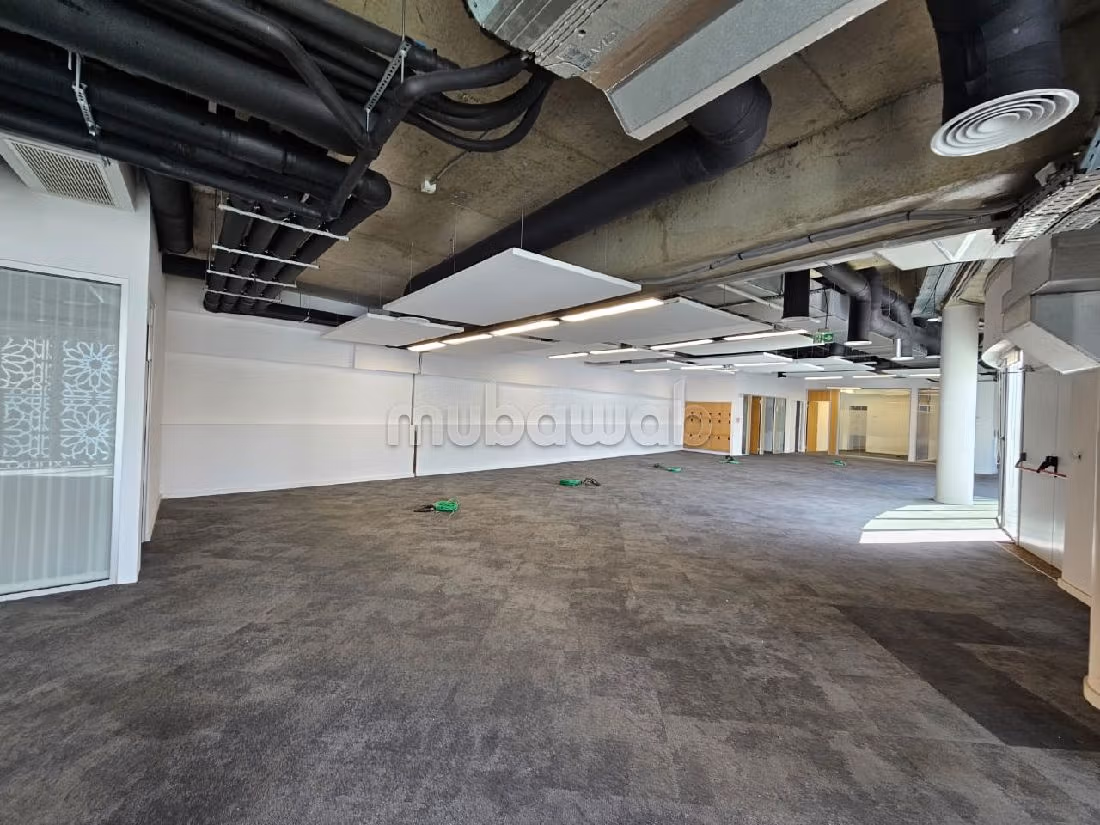 Bureau 450 M² Prime En Location À ANFAPLACE