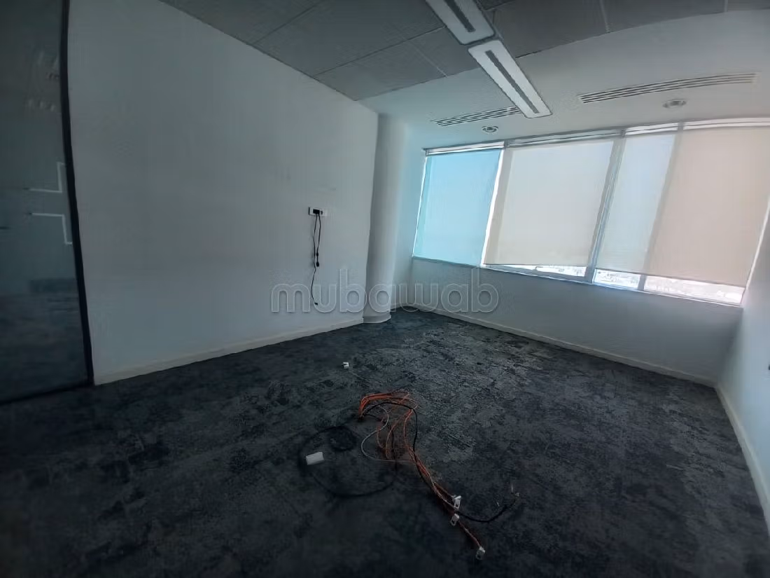 Ufficio disponibile in affitto a Ain Diab. Superficie 773 m². Impianto di aria condizionata e servizio di conciergerie