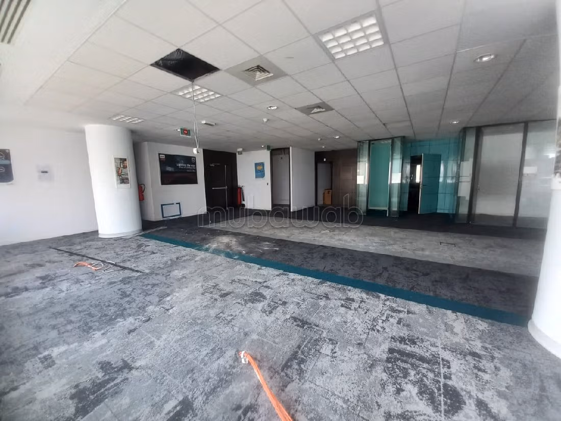 Ufficio disponibile in affitto a Ain Diab. Superficie 773 m². Impianto di aria condizionata e servizio di conciergerie