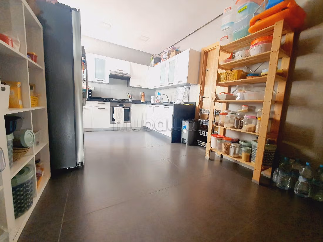 Splendido appartamento in vendita a Racine. Superficie di 143 m². Ascensore e posto auto. 