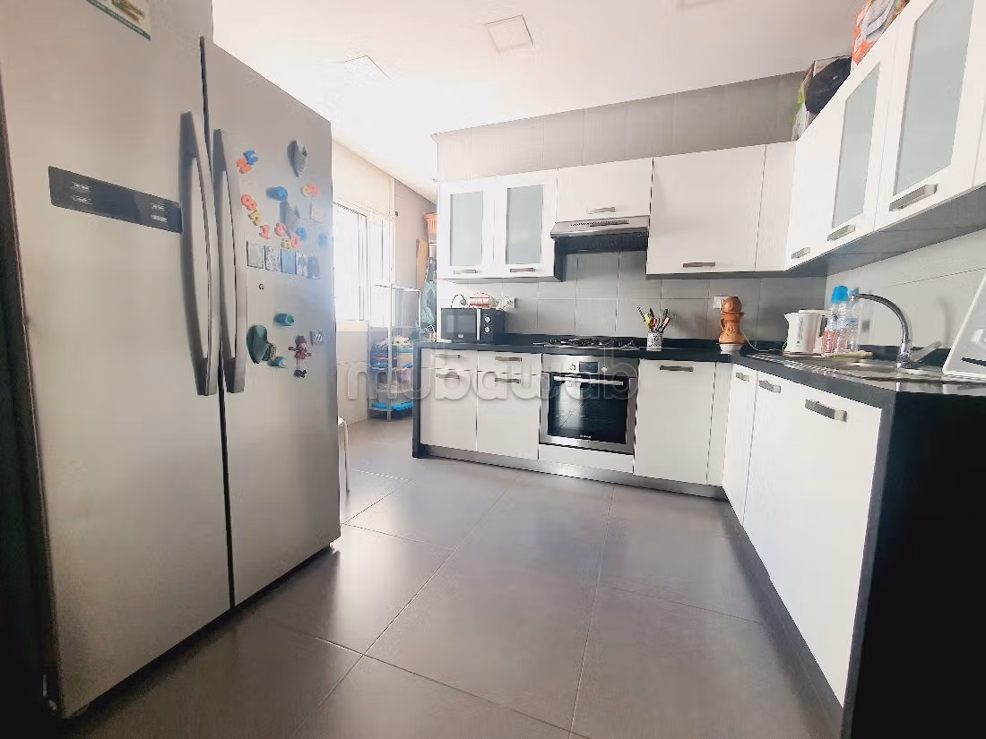 Splendido appartamento in vendita a Racine. Superficie di 143 m². Ascensore e posto auto. 