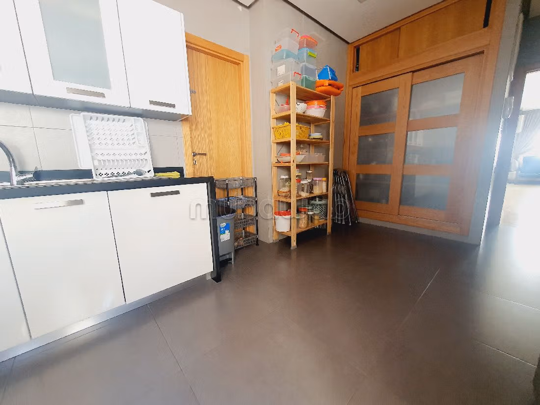 Splendido appartamento in vendita a Racine. Superficie di 143 m². Ascensore e posto auto. 