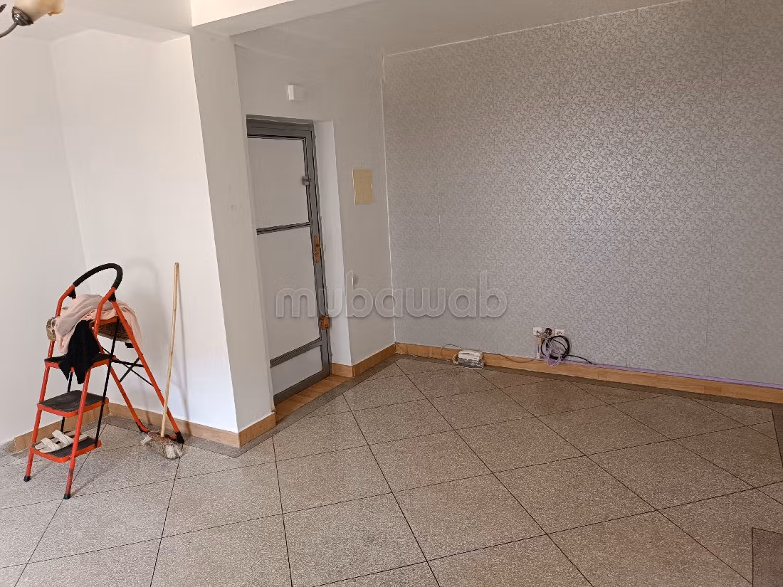 بيع شقة بالعرائش. 2 غرف جميلة. طبق الأقمار الصناعية. 