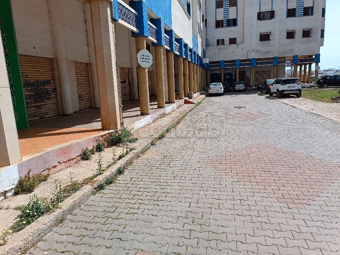 بيع شقة بالعرائش. 2 غرف جميلة. طبق الأقمار الصناعية. 