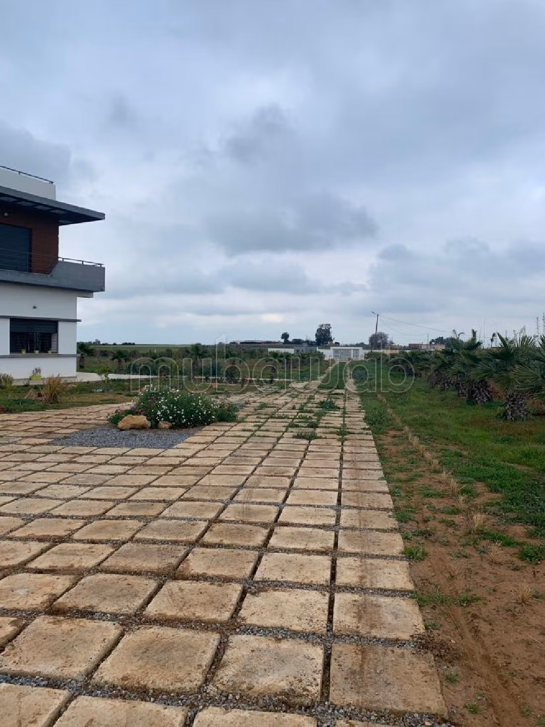 فيلا فاخرة للبيع ب الكوثر. 7 قطع مريحة. شرفة جميلة وحديقة