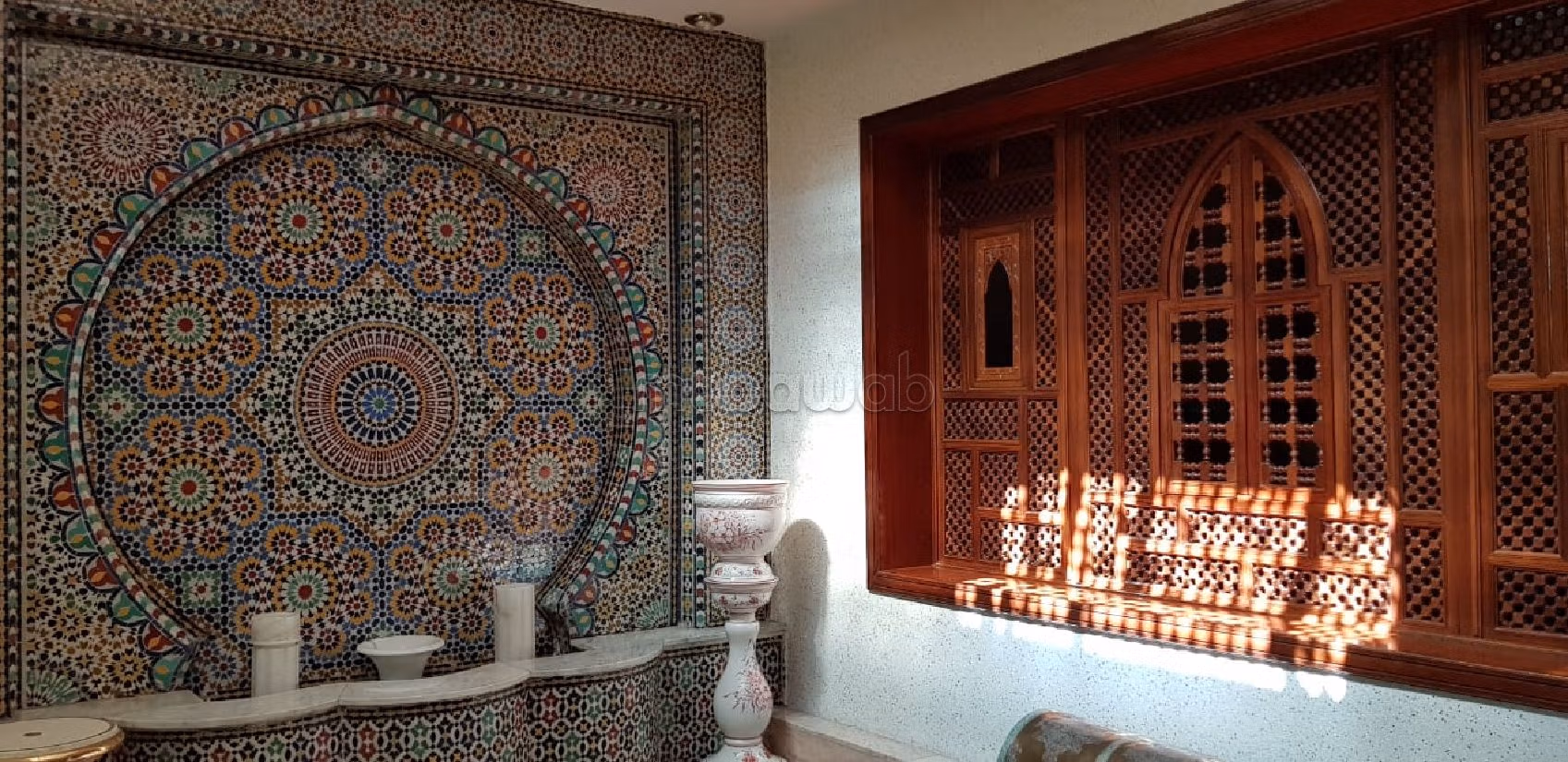 فيلا جميلة للبيع بالأميرات. المساحة الكلية 1062 م². شرفة جميلة وحديقة.