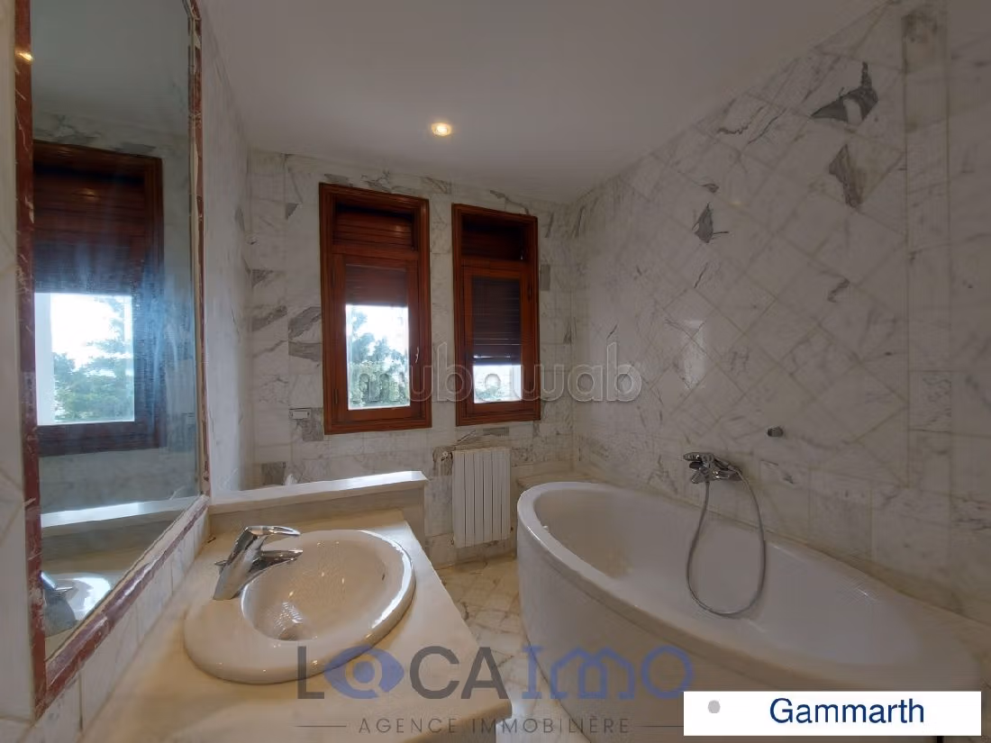 Casa in affitto a Gammarth. Superficie di 900 m². 