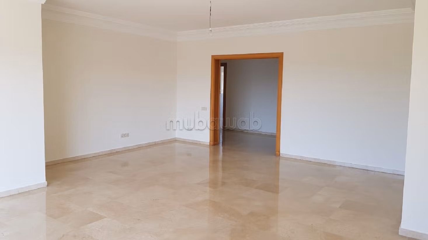 Très joli appartement vide en location